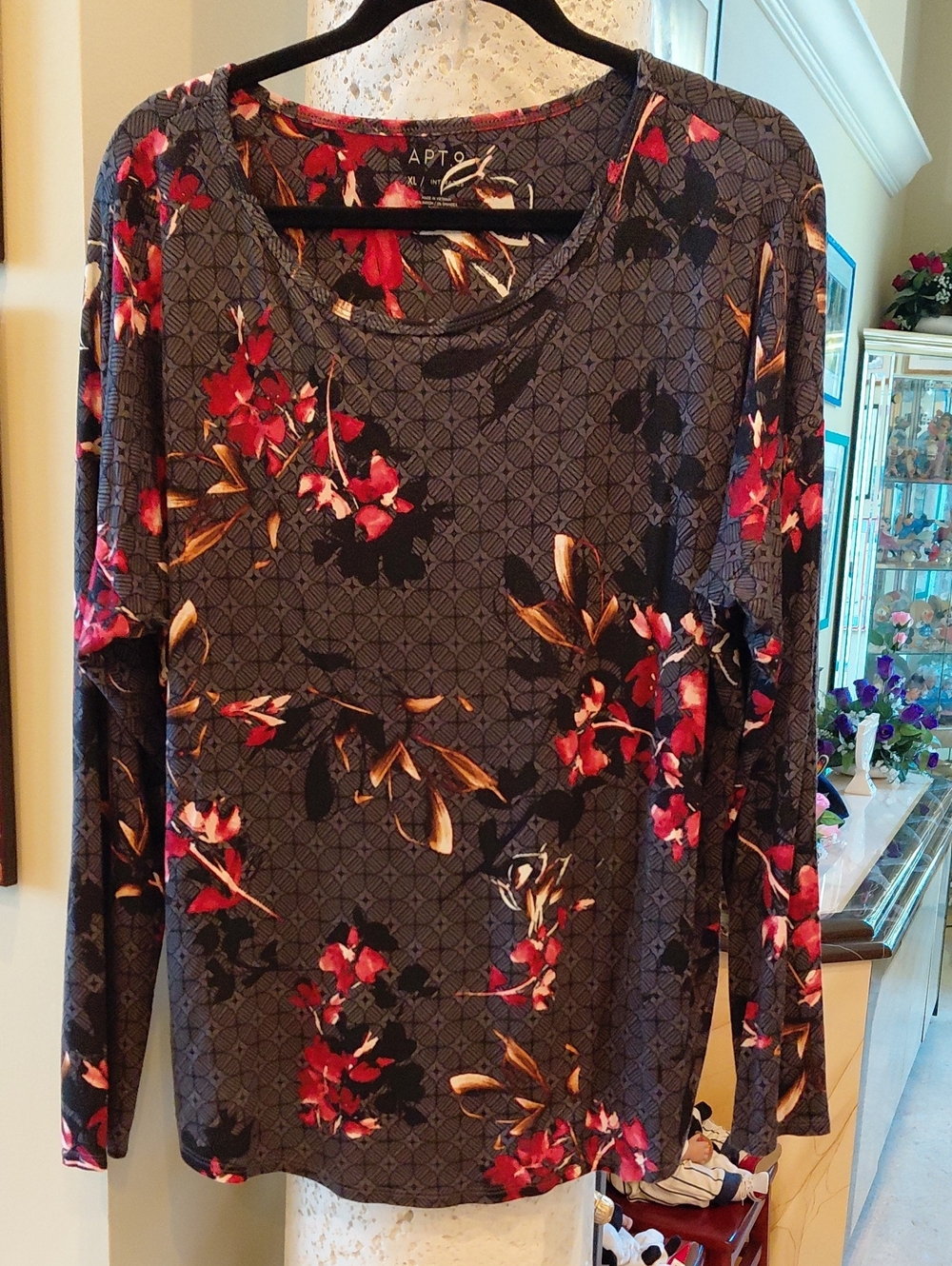 Apt. 9 Gray Long-Sleeve Floral Top with Red Accents
